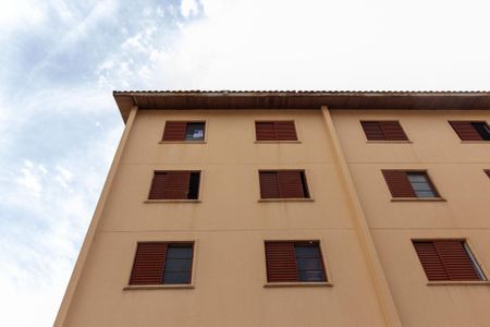 Apartamento para alugar com 55m², 2 quartos e 1 vaga Apartamento para alugar com 55m², 2 quartos e 1 vagaFachada