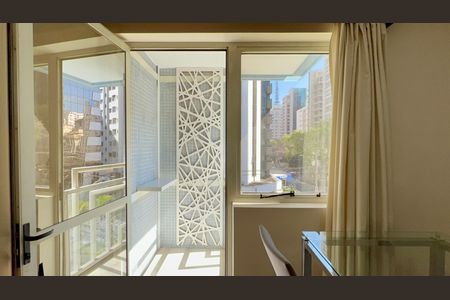 Apartamento para alugar com 40m², 1 quarto e 1 vaga Apartamento para alugar com 40m², 1 quarto e 1 vagaSacada