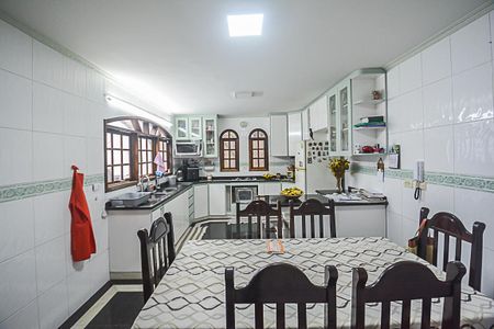 Casa à venda com 307m², 3 quartos e 3 vagasCozinha