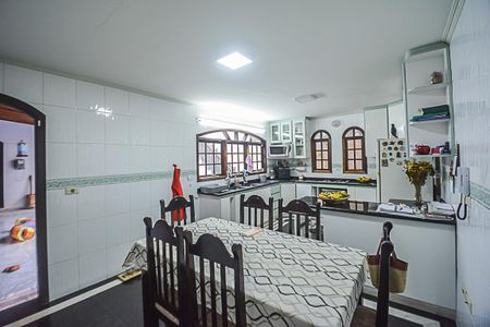 Casa à venda com 307m², 3 quartos e 3 vagasCozinha