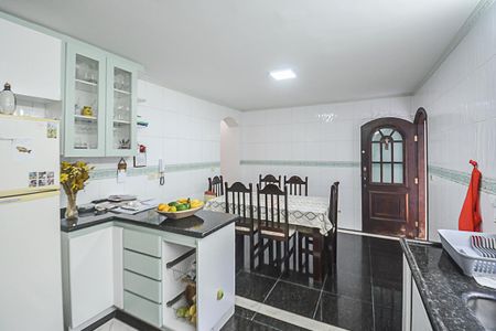 Casa à venda com 307m², 3 quartos e 3 vagasCozinha