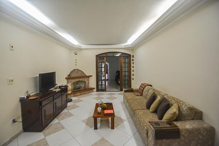 Casa à venda com 307m², 3 quartos e 3 vagasSala