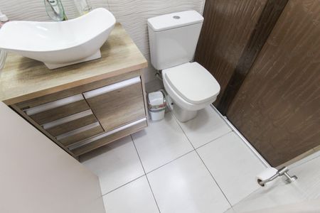 Apartamento à venda com 47m², 2 quartos e 1 vaga Apartamento à venda com 47m², 2 quartos e 1 vagaBanheiro Social