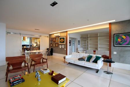 Apartamento à venda com 154m², 3 quartos e 2 vagasSala