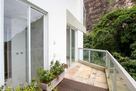 Apartamento à venda com 154m², 3 quartos e 2 vagasVaranda da Suíte