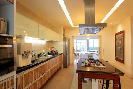 Apartamento à venda com 154m², 3 quartos e 2 vagasCozinha