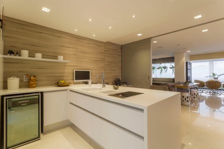 Apartamento à venda com 247m², 3 quartos e 3 vagas Apartamento à venda com 247m², 3 quartos e 3 vagasCopa