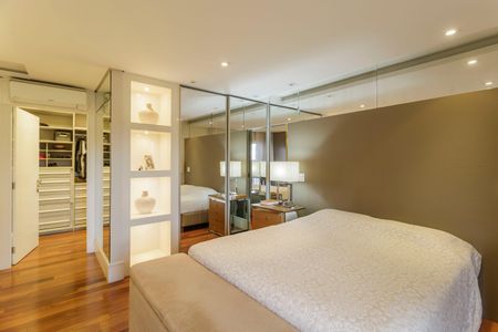 Apartamento à venda com 247m², 3 quartos e 3 vagas Apartamento à venda com 247m², 3 quartos e 3 vagasSuíte 3
