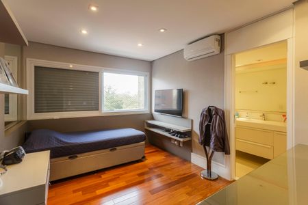 Apartamento à venda com 247m², 3 quartos e 3 vagas Apartamento à venda com 247m², 3 quartos e 3 vagasSuíte 1