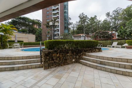 Apartamento à venda com 247m², 3 quartos e 3 vagas Apartamento à venda com 247m², 3 quartos e 3 vagasÁrea comum - Piscina