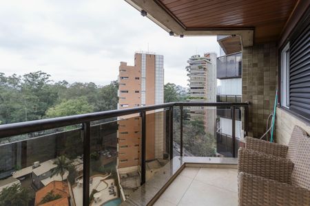 Apartamento à venda com 247m², 3 quartos e 3 vagas Apartamento à venda com 247m², 3 quartos e 3 vagasVaranda da Suíte 3