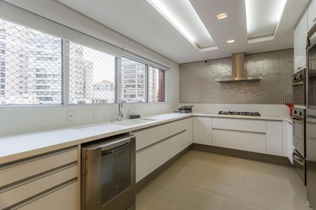 Apartamento à venda com 247m², 3 quartos e 3 vagas Apartamento à venda com 247m², 3 quartos e 3 vagasCozinha