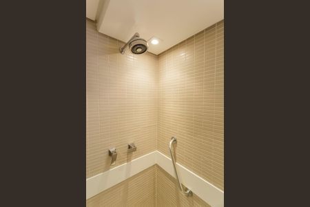 Apartamento à venda com 247m², 3 quartos e 3 vagas Apartamento à venda com 247m², 3 quartos e 3 vagasBanheiro da Suíte 1