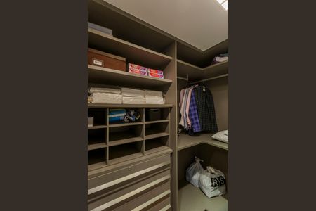 Apartamento à venda com 247m², 3 quartos e 3 vagas Apartamento à venda com 247m², 3 quartos e 3 vagasCloset da suíte 1