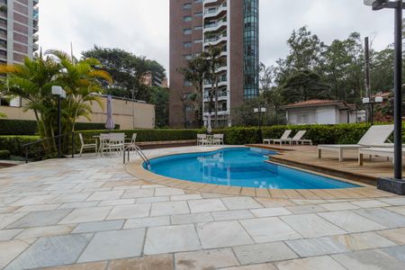 Apartamento à venda com 247m², 3 quartos e 3 vagas Apartamento à venda com 247m², 3 quartos e 3 vagasÁrea comum - Piscina