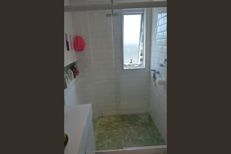 Apartamento à venda com 147m², 4 quartos e 1 vaga Apartamento à venda com 147m², 4 quartos e 1 vagaBanheiro da Suíte