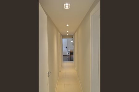 Apartamento à venda com 147m², 4 quartos e 1 vaga Apartamento à venda com 147m², 4 quartos e 1 vagaCorredor