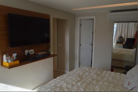 Apartamento à venda com 147m², 4 quartos e 1 vaga Apartamento à venda com 147m², 4 quartos e 1 vagaSuíte