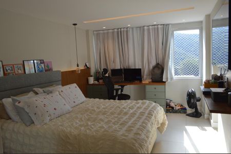 Apartamento à venda com 147m², 4 quartos e 1 vaga Apartamento à venda com 147m², 4 quartos e 1 vagaSuíte