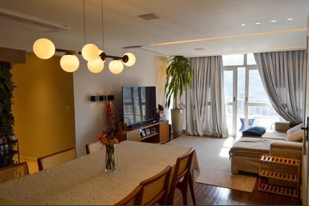 Apartamento à venda com 147m², 4 quartos e 1 vaga Apartamento à venda com 147m², 4 quartos e 1 vagaSala