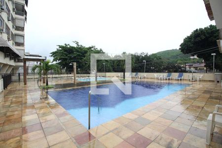 Apartamento à venda com 147m², 4 quartos e 1 vaga Apartamento à venda com 147m², 4 quartos e 1 vagaÁrea comum - Piscina