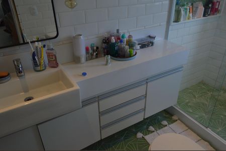 Apartamento à venda com 147m², 4 quartos e 1 vaga Apartamento à venda com 147m², 4 quartos e 1 vagaBanheiro da Suíte