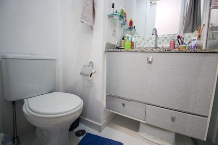 Apartamento à venda com 64m², 3 quartos e 1 vagaBanheiro da Suíte 