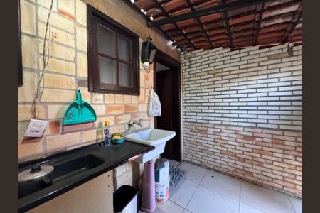Casa à venda com 50m², 2 quartos e 1 vagaCozinha e Área de Serviço