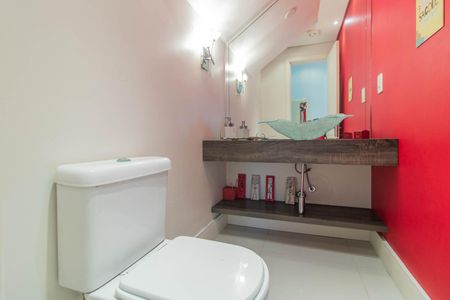 Casa à venda com 244m², 5 quartos e 4 vagasLavabo