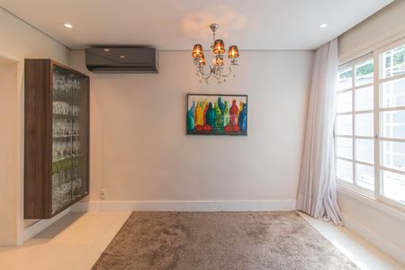 Casa à venda com 244m², 5 quartos e 4 vagasCozinha