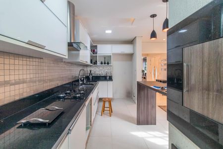 Casa à venda com 244m², 5 quartos e 4 vagasCozinha