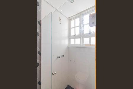 Casa à venda com 244m², 5 quartos e 4 vagasBanheiro Social