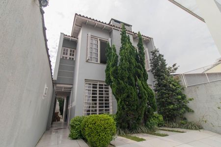 Casa à venda com 244m², 5 quartos e 4 vagasFachada