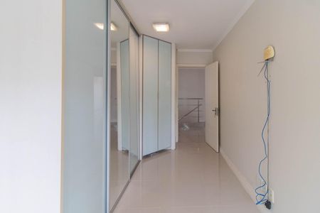 Casa à venda com 244m², 5 quartos e 4 vagasQuarto 2