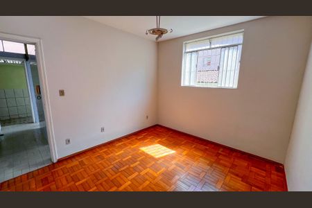 Casa à venda com 163m², 6 quartos e 3 vagas Casa à venda com 163m², 6 quartos e 3 vagasQuarto 3