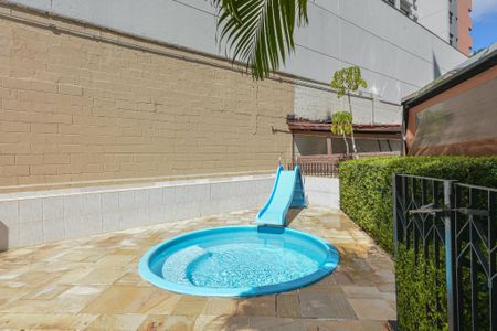 Apartamento à venda com 60m², 2 quartos e 1 vagaÁrea comum - Piscina