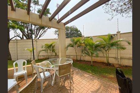 Apartamento para alugar com 44m², 2 quartos e 1 vagaÁrea comum - Churrasqueira