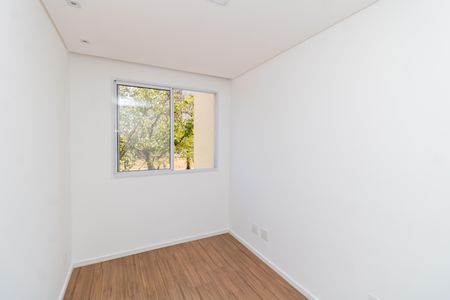 Quarto 1 de apartamento para alugar com 2 quartos, 44m² em Vila Sabrina, São Paulo
