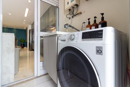 Apartamento à venda com 84m², 2 quartos e 2 vagasCozinha e Área de Serviço