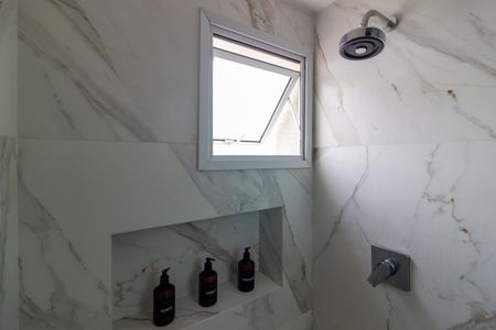 Apartamento à venda com 84m², 2 quartos e 2 vagasBanheiro da Suíte