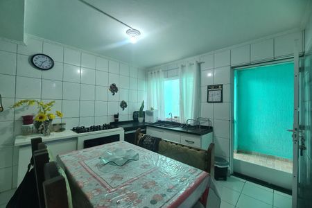 Casa à venda com 151m², 3 quartos e 2 vagas Casa à venda com 151m², 3 quartos e 2 vagasCozinha