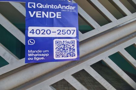 Casa à venda com 151m², 3 quartos e 2 vagas Casa à venda com 151m², 3 quartos e 2 vagasPlaquinha