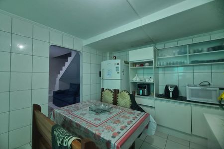 Casa à venda com 151m², 3 quartos e 2 vagas Casa à venda com 151m², 3 quartos e 2 vagasCozinha