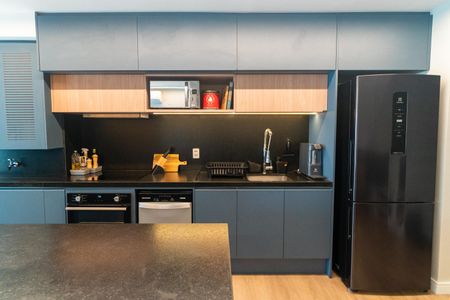 Apartamento à venda com 80m², 3 quartos e 1 vaga Apartamento à venda com 80m², 3 quartos e 1 vagaCozinha e Área de Serviço