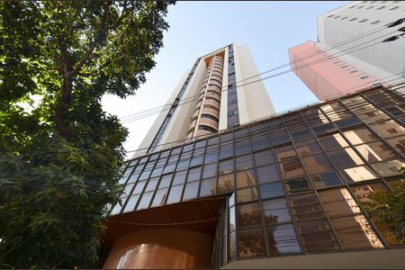 Apartamento para alugar com 127m², 4 quartos e 2 vagas Apartamento para alugar com 127m², 4 quartos e 2 vagasFachada