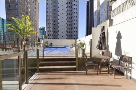 Apartamento para alugar com 127m², 4 quartos e 2 vagas Apartamento para alugar com 127m², 4 quartos e 2 vagasÁrea comum - Piscina