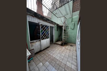 Apartamento à venda com 100m², 2 quartos e sem vagaÁrea externa