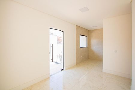 Casa à venda com 120m², 3 quartos e 3 vagasSala