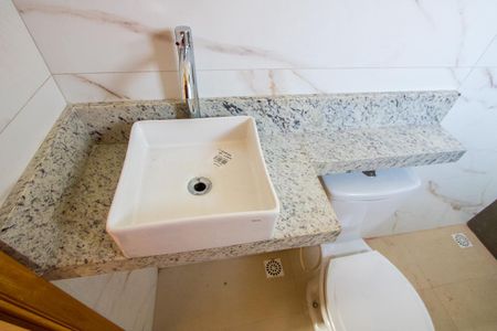 Casa à venda com 120m², 3 quartos e 3 vagasBanheiro social