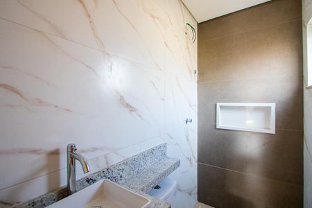 Casa à venda com 120m², 3 quartos e 3 vagasBanheiro social